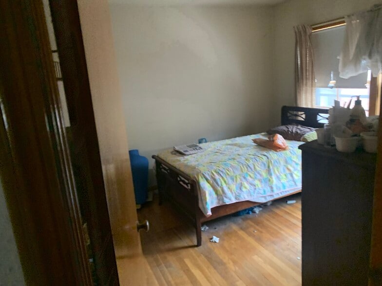 More Photos Of 2521 Noble Rd, Cleveland Heights Apartments For Sale