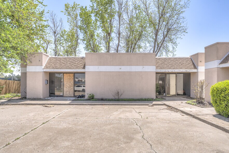 More Photos Of 7814 NW 94th St, Oklahoma City Office For Sale