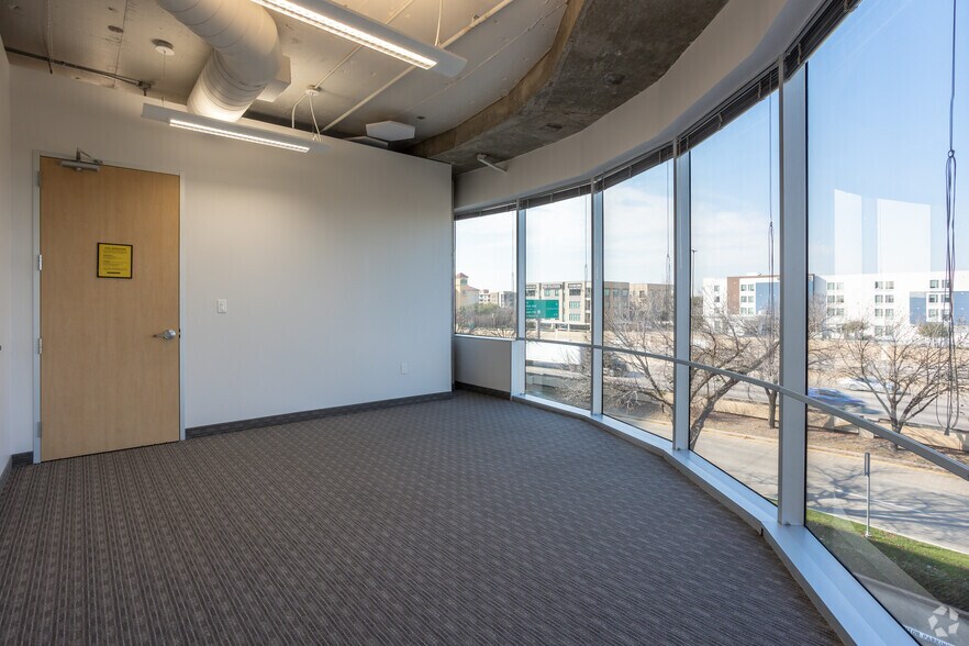 More Photos Of 10100 N Central Expy, Dallas Office For Lease