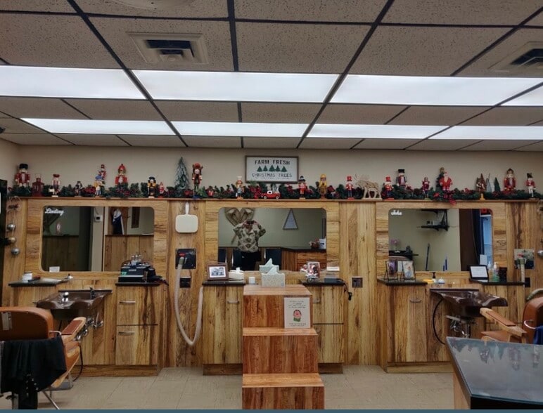 More Photos Of 2 Center St, Tariffville Freestanding For Sale