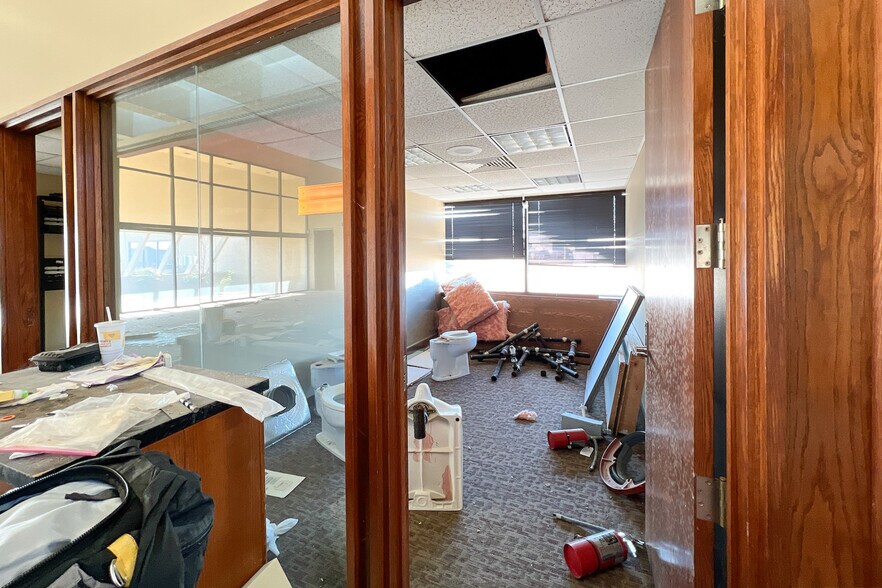 More Photos Of 3200 E Memorial Rd, Edmond Medical For Sale