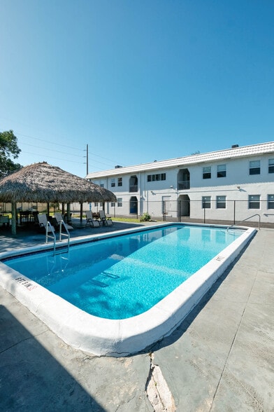 More Photos Of 999 W Prospect Rd, Oakland Park Apartments For Sale