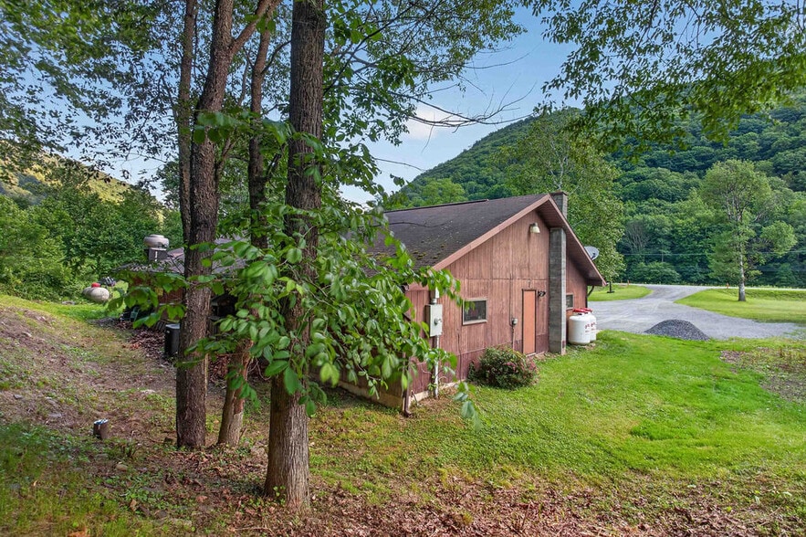 More Photos Of 13239 Rt 14, Ralston General Retail For Sale