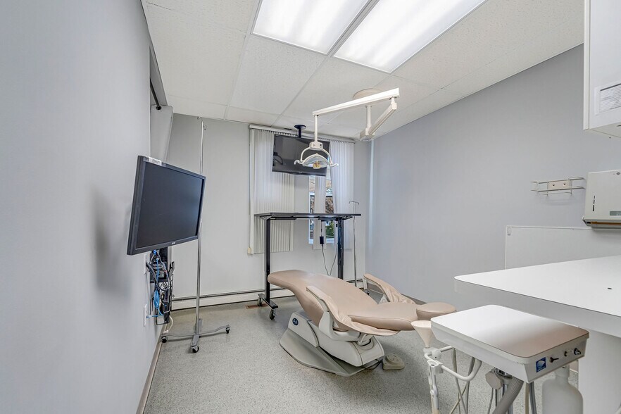 More Photos Of 535 Monmouth St, Gloucester City Medical For Sale