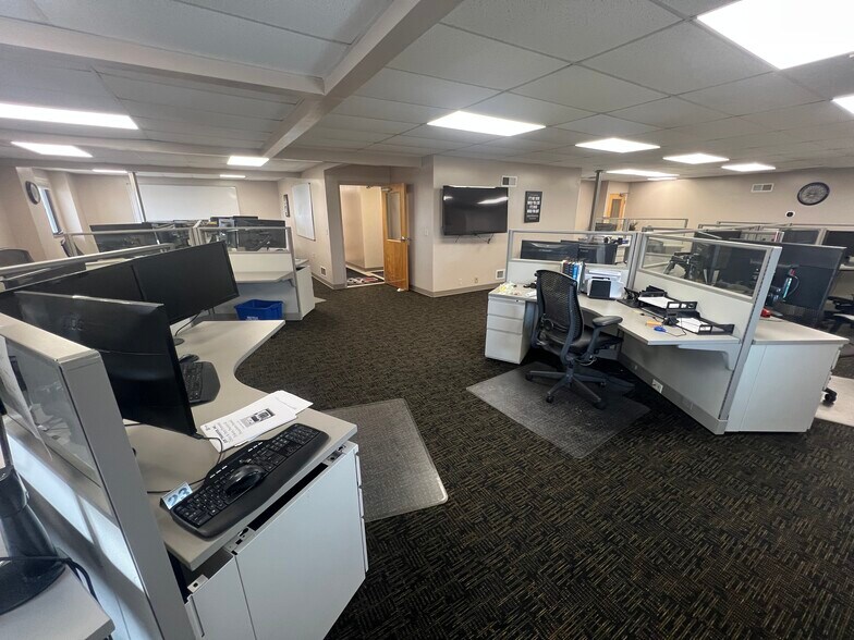 More Photos Of 1065 W Center St, Eureka Warehouse For Lease