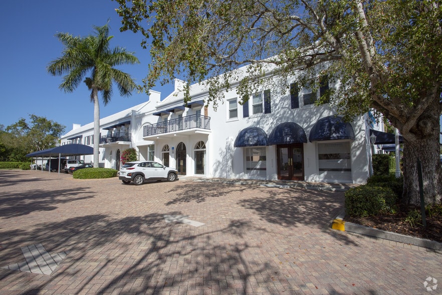 More Photos Of 292-296 14th Ave S, Naples General Retail For Lease