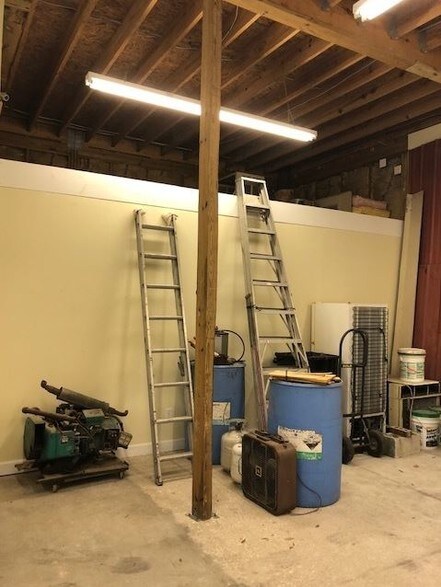 More Photos Of 2216 S Mimosa Ave, Middleburg General Retail For Sale