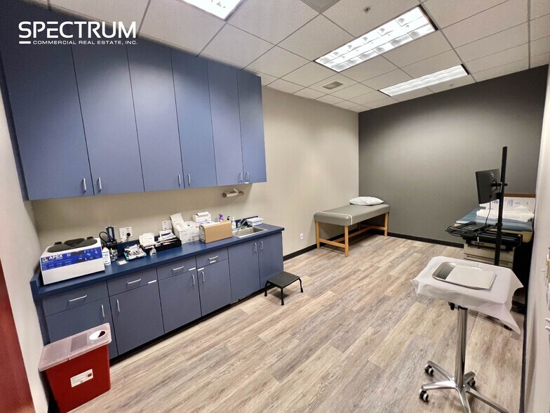 More Photos Of 21060 Centre Pointe Pky, Santa Clarita Medical For Sale