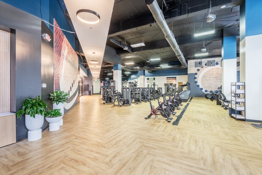 More Photos Of 101 S Tryon St, Charlotte Office Residential For Lease