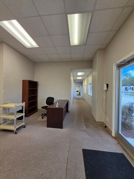 More Photos Of 93 Vickers Rd, Waycross Medical For Lease