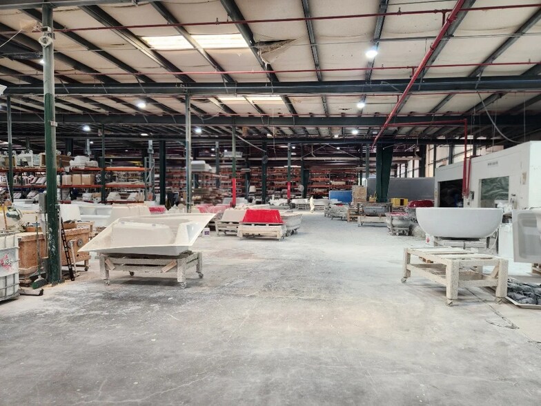 More Photos Of 10700 John Price Rd, Charlotte Warehouse For Lease