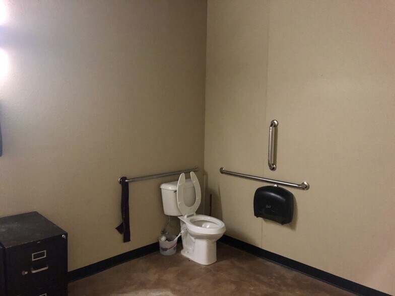 More Photos Of 5710 4th Ave, Kenosha Apartments For Lease