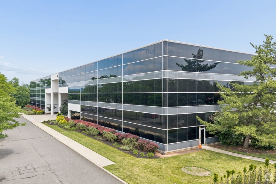 More Photos Of 371 Hoes Ln, Piscataway Office For Sale
