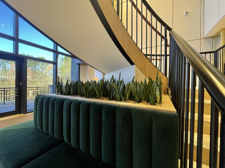 More Photos Of 10 Glenlake Pky NE, Atlanta Office For Lease