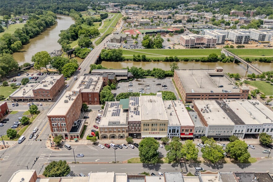 More Photos Of 217 Broad St, Rome Storefront Retail Residential For Sale