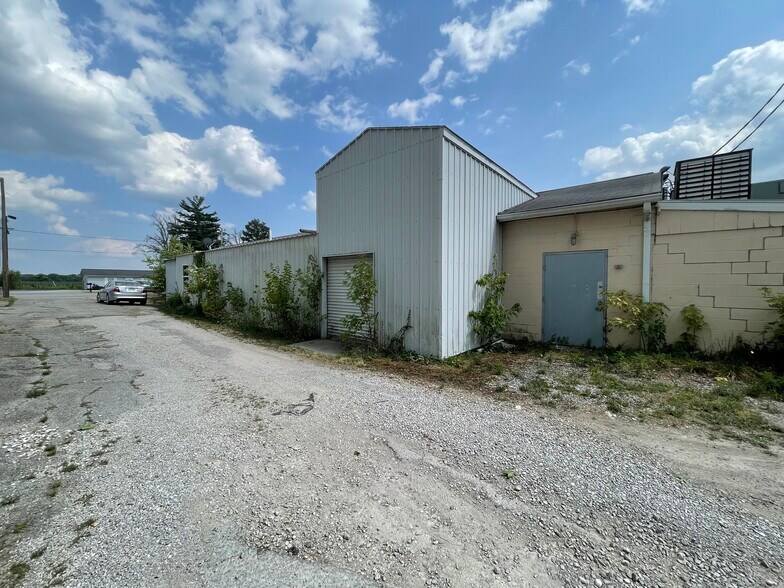 More Photos Of 211 Mine, Sandoval Supermarket For Lease