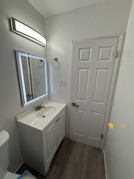 More Photos Of 2015-2021 Chariton St, Los Angeles Apartments For Sale