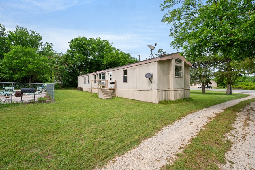 More Photos Of 7 Hills Rd, Newark Warehouse For Sale