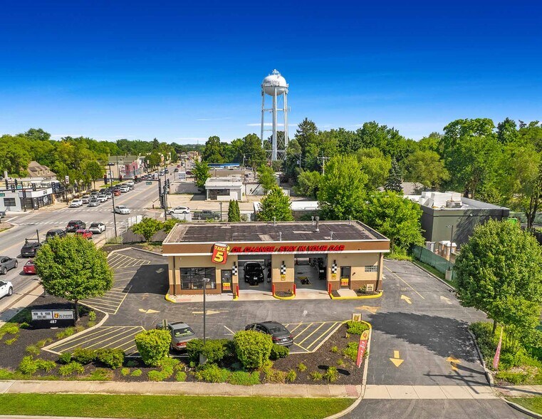 Primary Photo Of 487 W Virginia St, Crystal Lake Freestanding For Sale