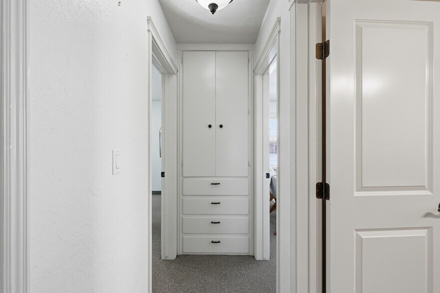 More Photos Of 2490 N Locust Grove Rd, Meridian Office For Sale