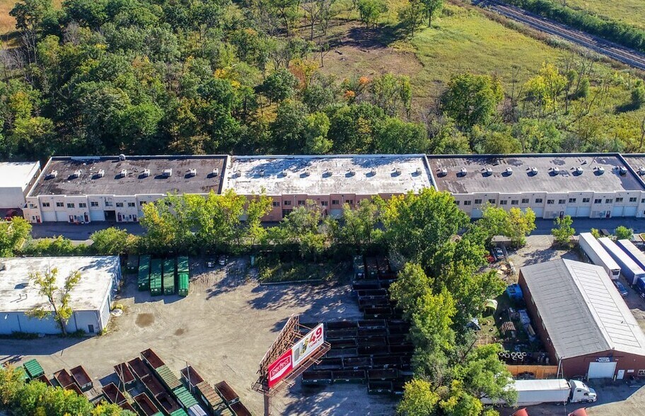 More Photos Of 600 Waukegan Rd, Northbrook Flex For Lease
