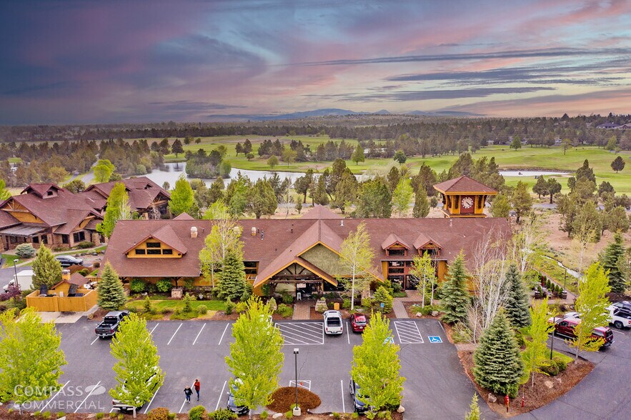 More Photos Of 7535 Falcon Crest Dr, Redmond Restaurant For Sale