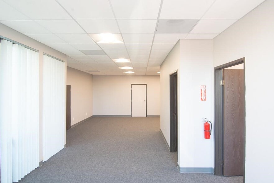 More Photos Of 5160 Mercury Pt, San Diego Light Manufacturing For Lease