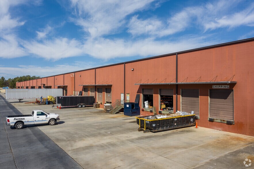 More Photos Of 305 Shawnee North Dr, Suwanee Distribution For Lease