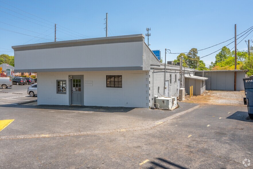 More Photos Of 3822 Roswell Rd, Marietta General Retail For Lease