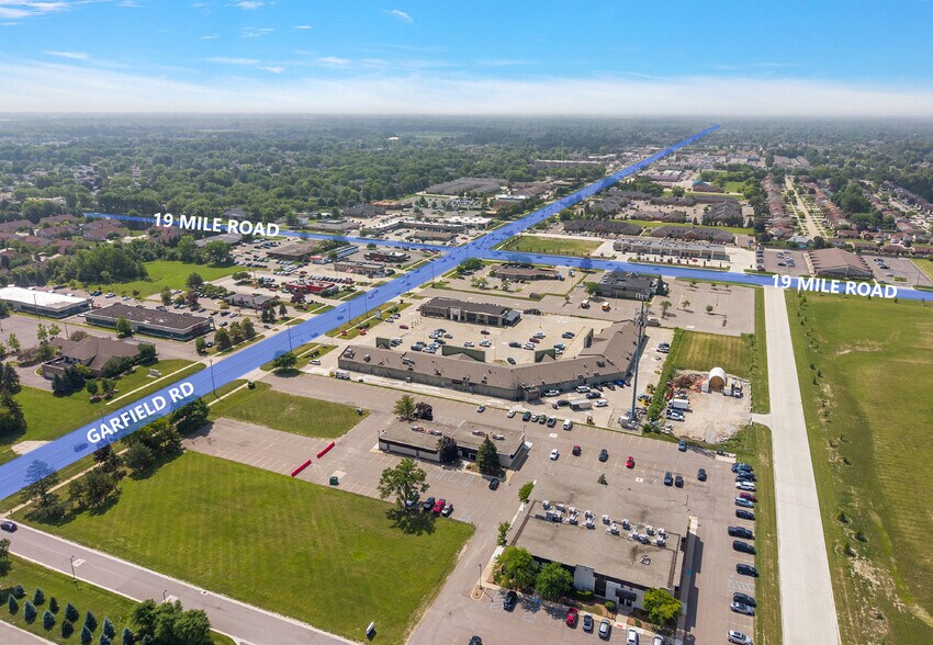 More Photos Of 43201-43301 Garfield Rd, Clinton Township Storefront For Lease