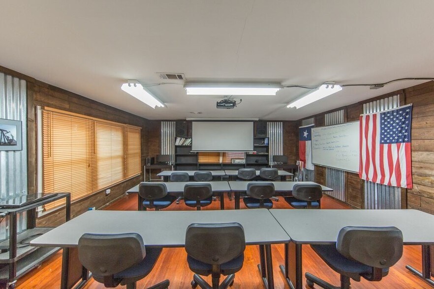 More Photos Of 1502 Main St, Seabrook Office Residential For Lease