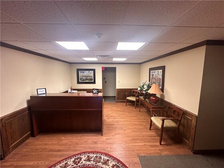 More Photos Of 3000 McKnight East Dr, Pittsburgh Office For Sale
