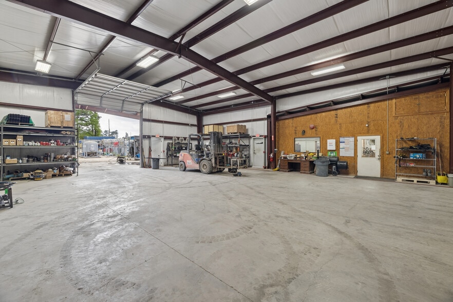 More Photos Of 1510 TX-135, Kilgore Warehouse For Sale