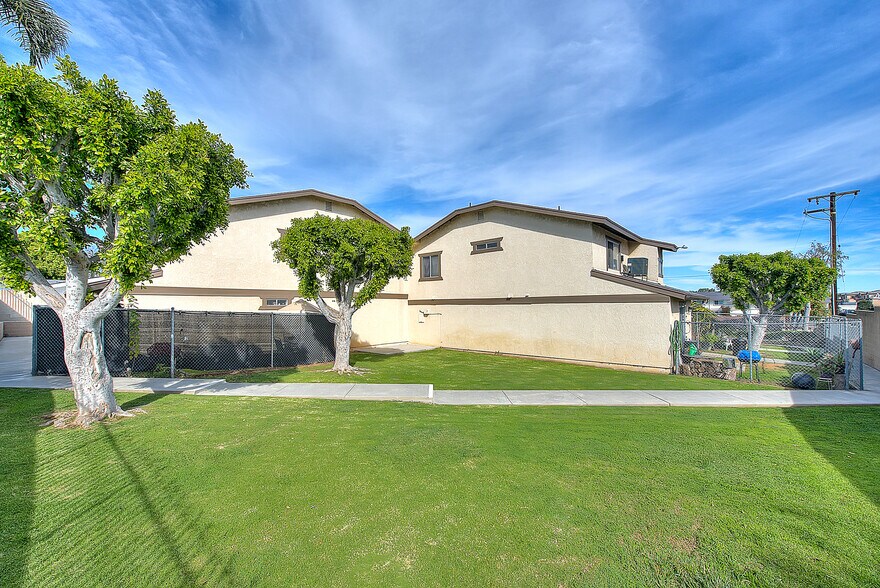 More Photos Of 275-299 Monte Vista St, La Habra Apartments For Sale