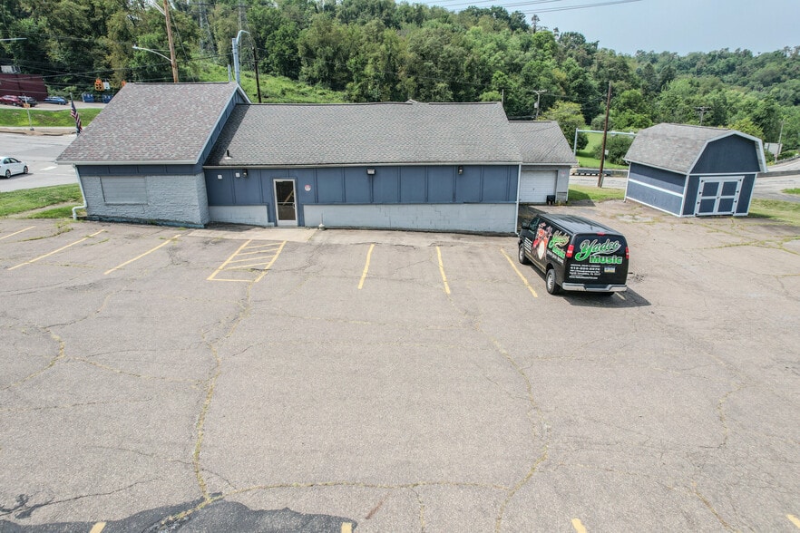 More Photos Of 1000 E Pittsburgh McKeesport Blvd, North Versailles General Retail For Sale