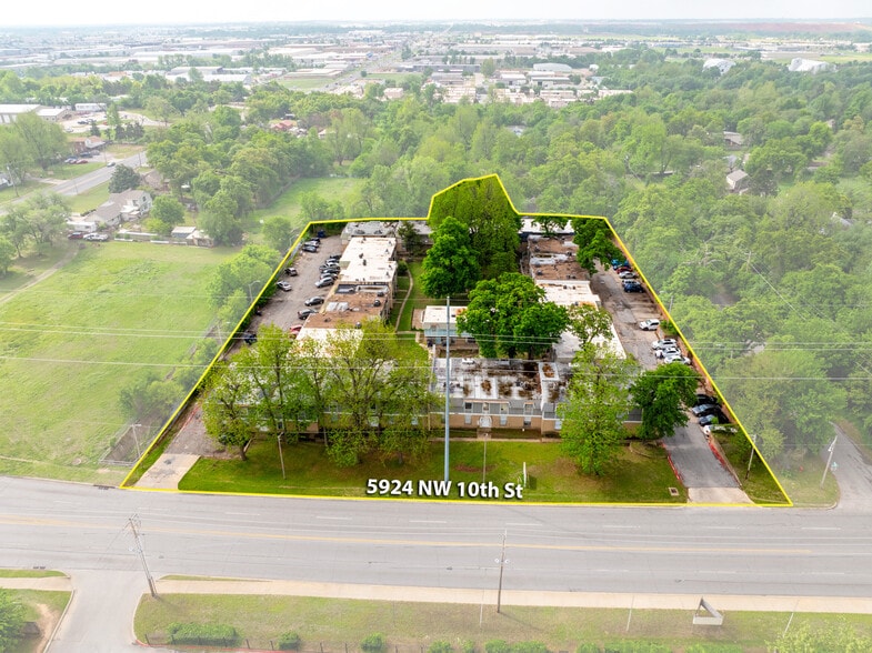 More Photos Of 5924 NW 10th St, Oklahoma City Apartments For Sale