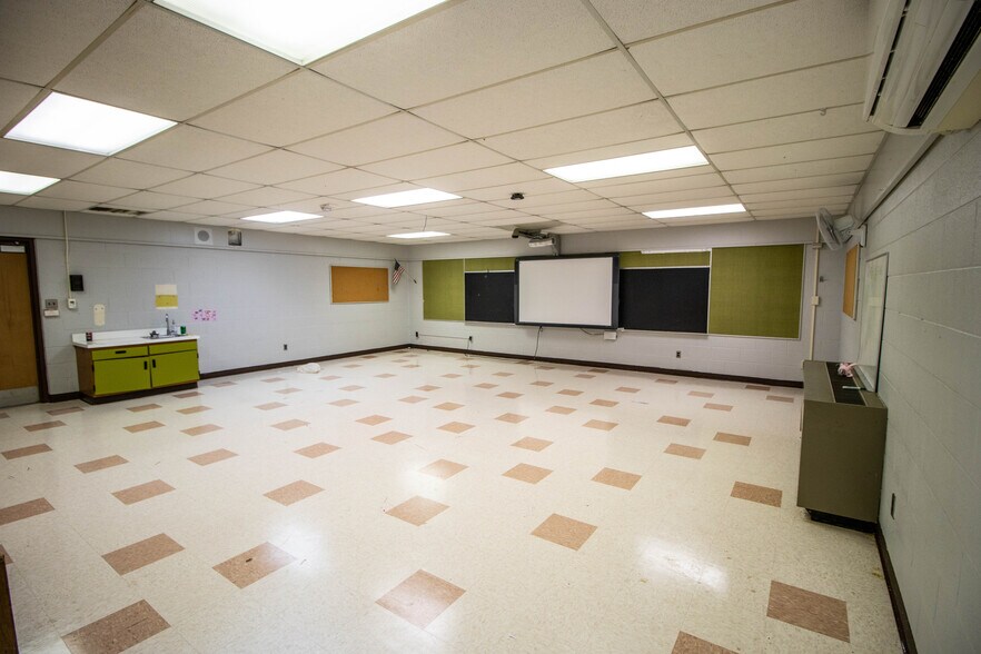 More Photos Of 11218 N Linden Rd, Clio Schools For Sale