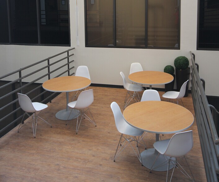 More Photos Of 4101 Greenbriar Dr, Houston Coworking Space