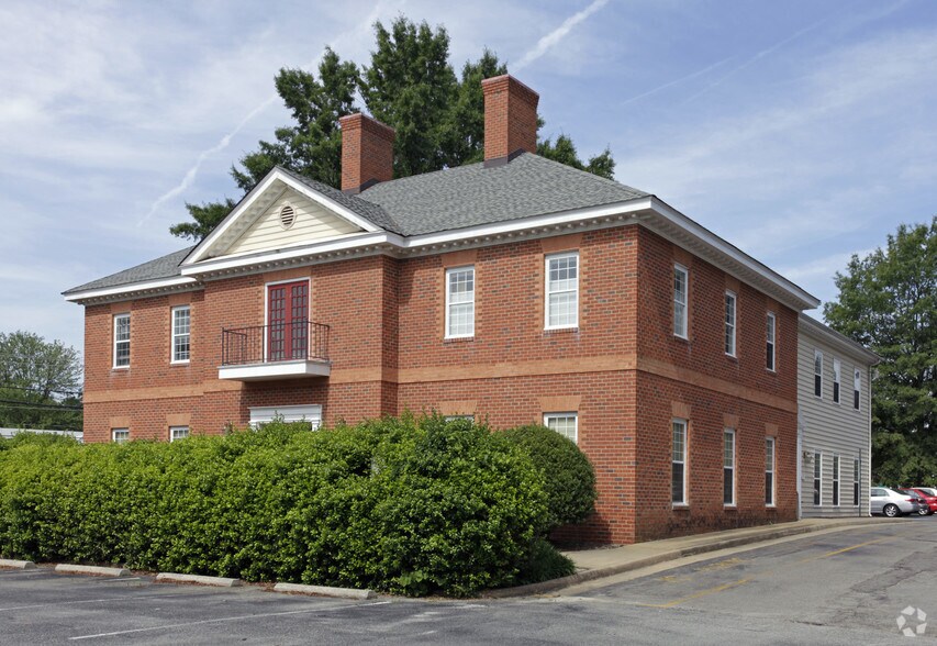 More Photos Of 8010 Ridge Rd, Richmond Office For Lease