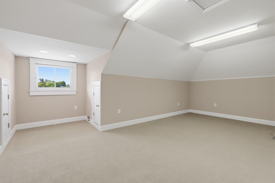 More Photos Of 431 E New York Ave, Deland Office For Sale