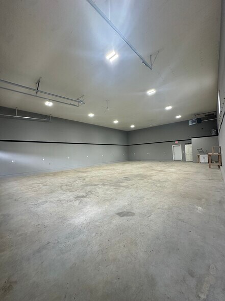 More Photos Of 169 Norwich Rd, Plainfield Warehouse For Sale