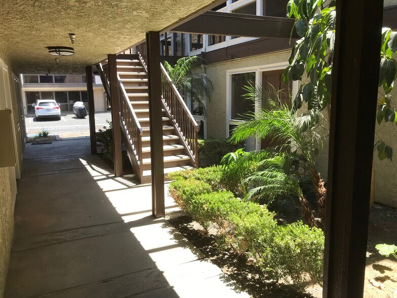 More Photos Of 202 Fashion Ln, Tustin Office For Lease