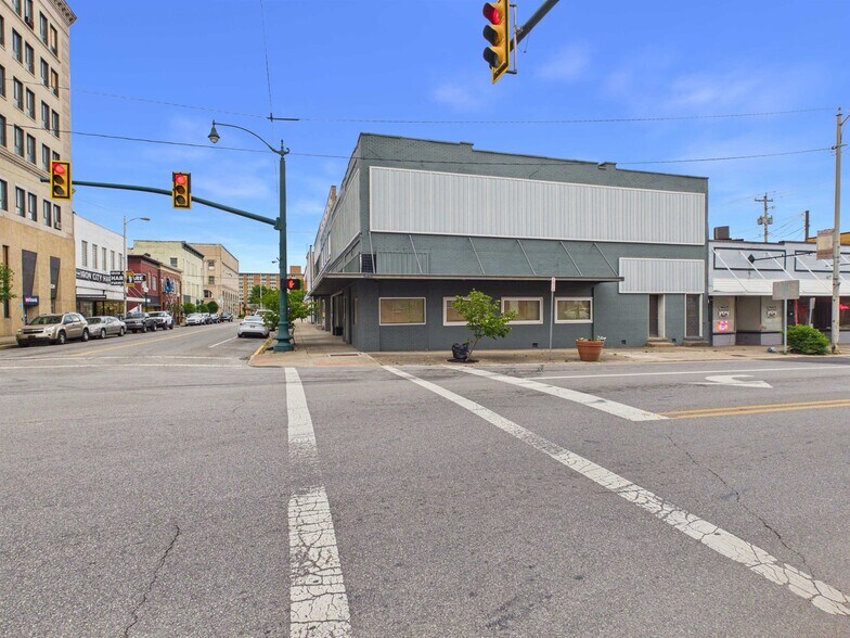 More Photos Of 123 S 3rd St, Ironton Storefront Retail Office For Sale