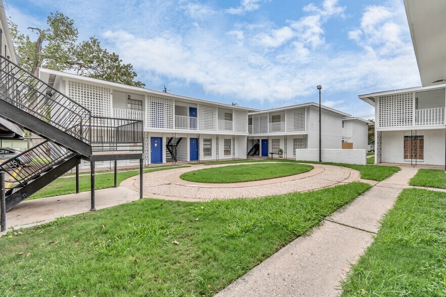 Primary Photo Of 4742 Yale St, Houston Apartments For Sale