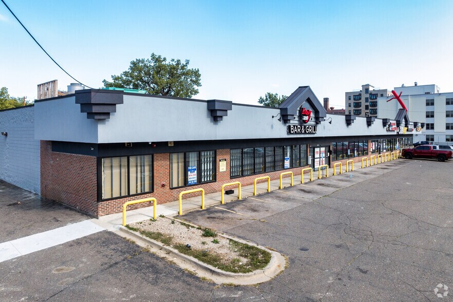 More Photos Of 9300-9350 Woodward Ave, Detroit Storefront For Lease