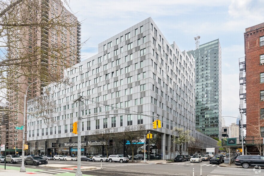 Primary Photo Of 555 W 53rd St, New York Apartments For Lease