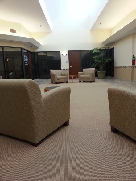 More Photos Of 1999 Wabash Ave, Springfield Office For Sale