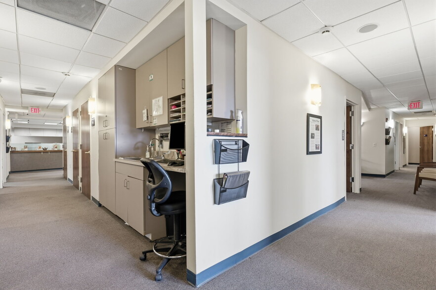 More Photos Of 1568 Woodbourne Rd, Levittown Office For Sale