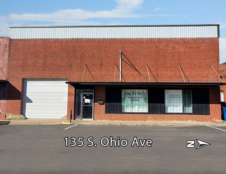 Primary Photo Of 135 S Ohio Ave, Atoka Flex For Sale