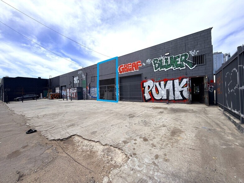 More Photos Of 1140-1146 S Main St, Los Angeles Storefront For Lease